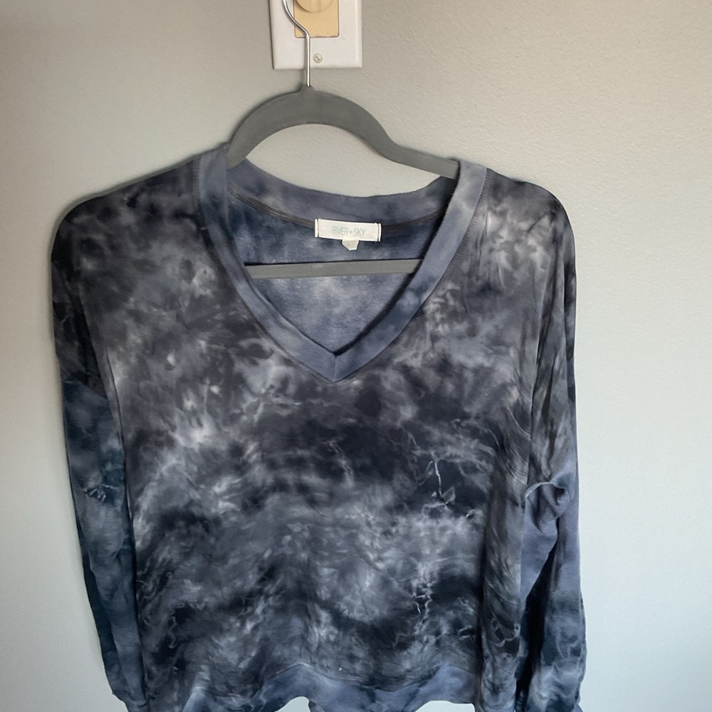Black Sky Tie-Dye V-Neck Top